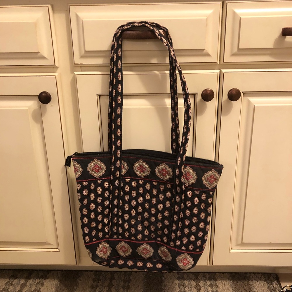Vera Bradley zipper tote black medallion
